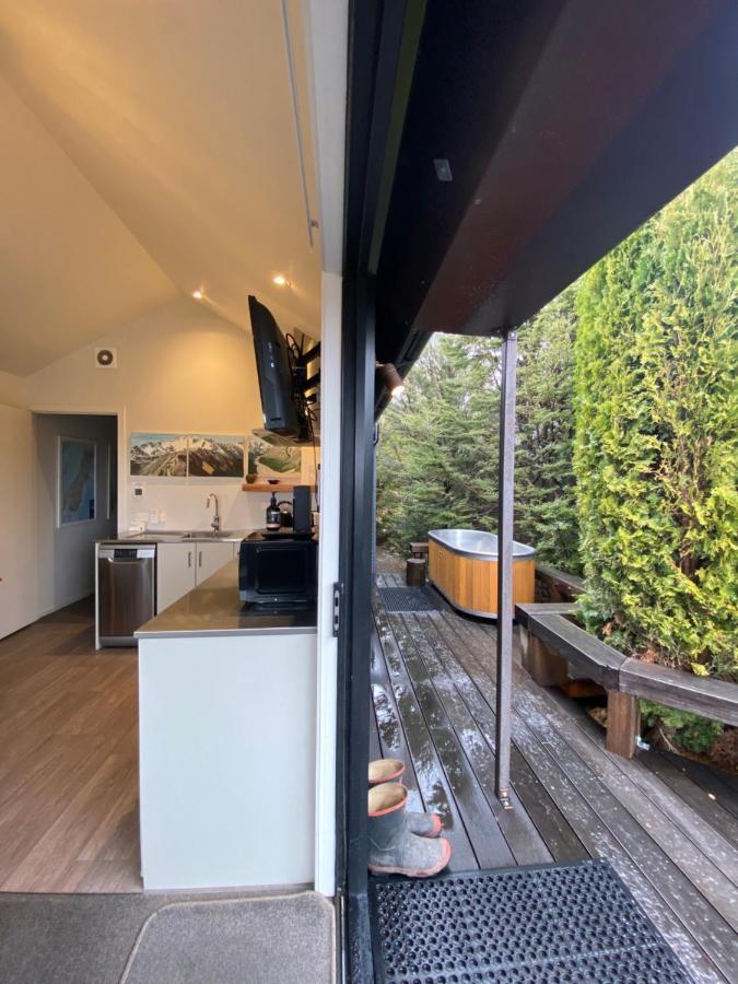 Black Beech House With Stunning Outdoor Bath Lac Tekapo Extérieur photo