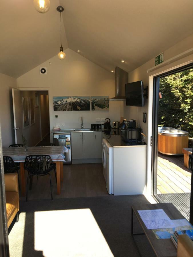 Black Beech House With Stunning Outdoor Bath Lac Tekapo Extérieur photo